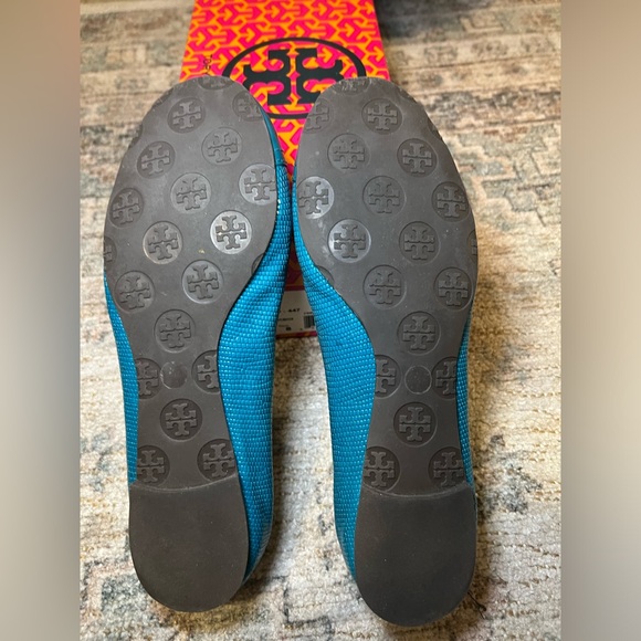 Tory Burch Serena Lizard Print Flats Color: Electric Eel size 8 - Picture 7 of 10
